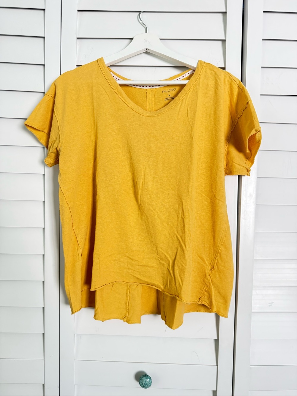 Pilcro Anthropologie T shirt in marigold yellow :: tee